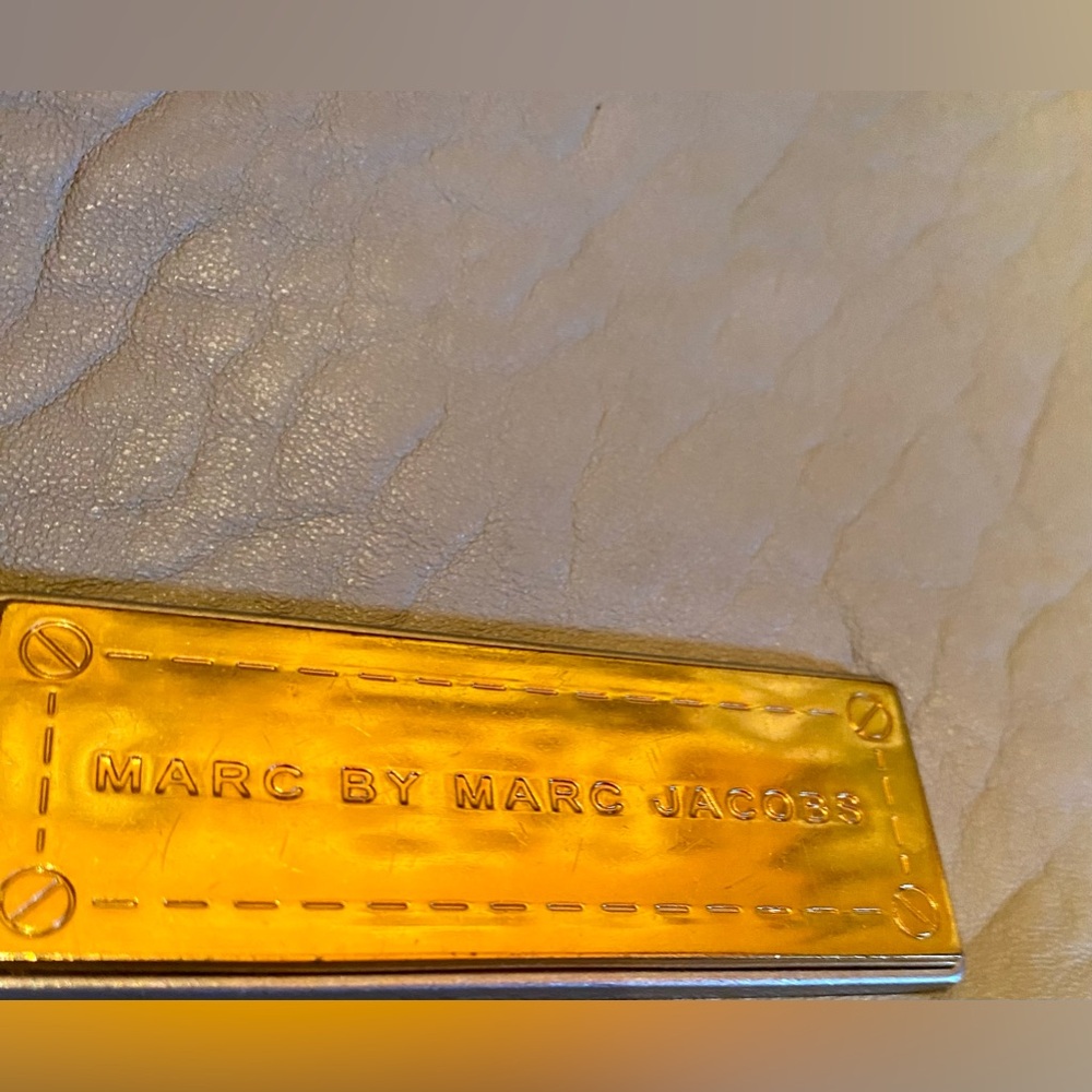 🔥Marc by Marc Jacobs Cement Lamb Leather Top Handle Crossbody Bag🔥 - Picture 3 of 16